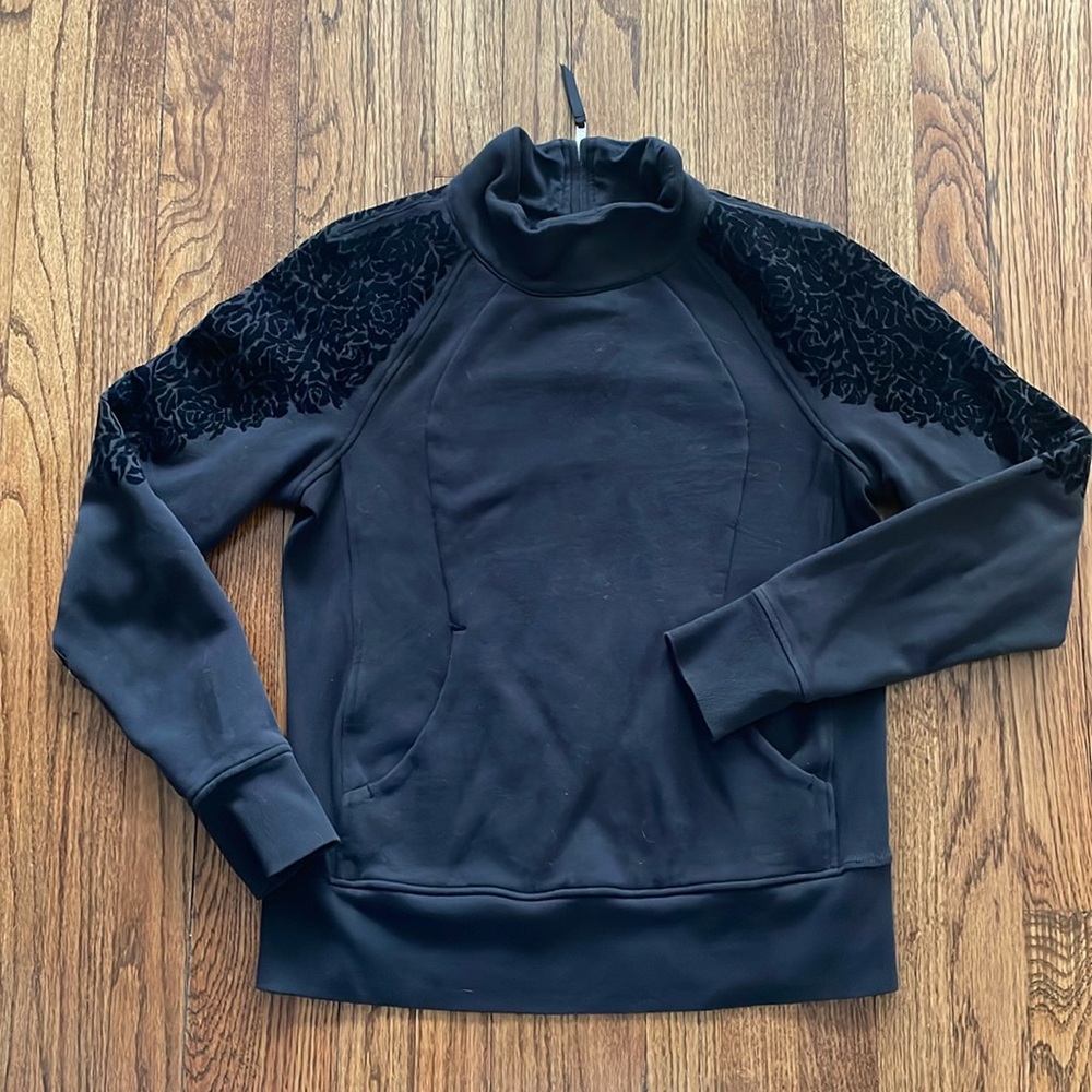 Lululemon Floral Flock Pullover black size 10
